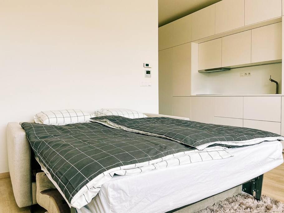 New Studio In Quiet Part Of The City Center Братислава Экстерьер фото